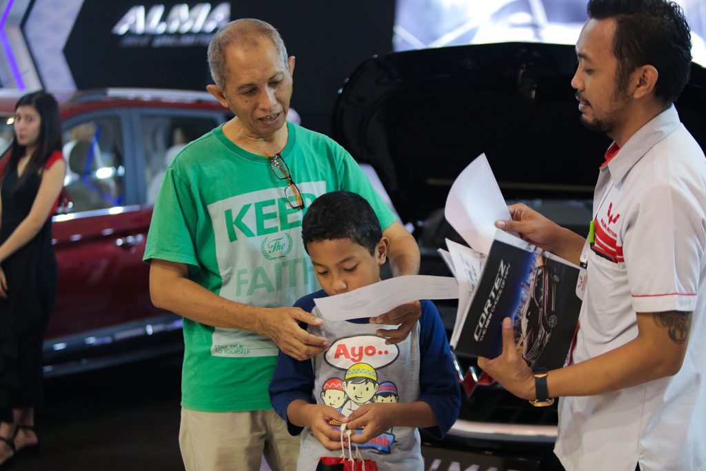Mau Test Drive di GIIAS Surabaya 2020? Jangan Lupa Lakukan Hal IniMau Test Drive di GIIAS Surabaya 2020? Jangan Lupa Lakukan Hal Ini