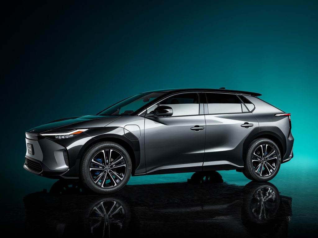 Toyota Luncurkan SUV Listik Pertama Bertajuk bZ4X!