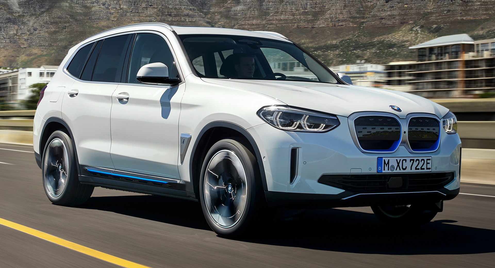 SUV Listrik BMW iX3 Resmi Mulai Membuka Pesanan di Australia
